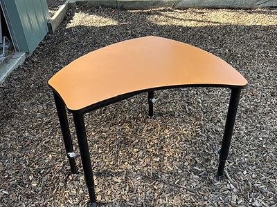 15 modular tables adjustable height