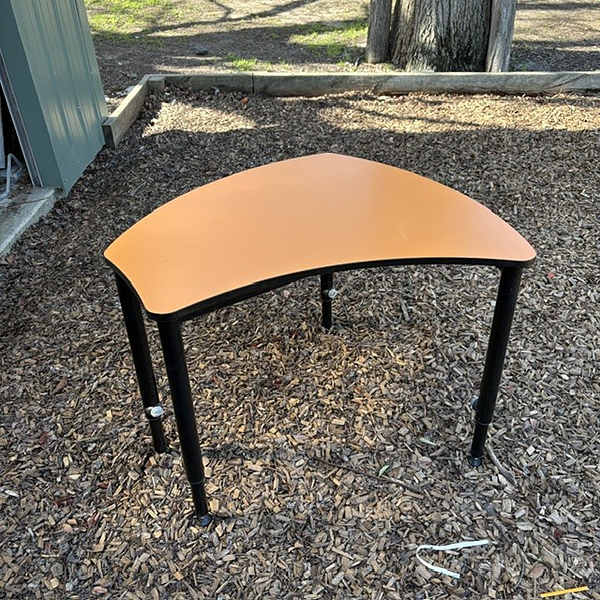 15 modular tables adjustable height